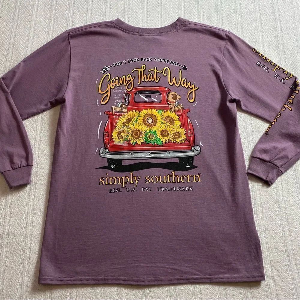 SIMPLY SOUTHERN Youth Medium “Don’t look Back You’re Not Going That Way” Shirt